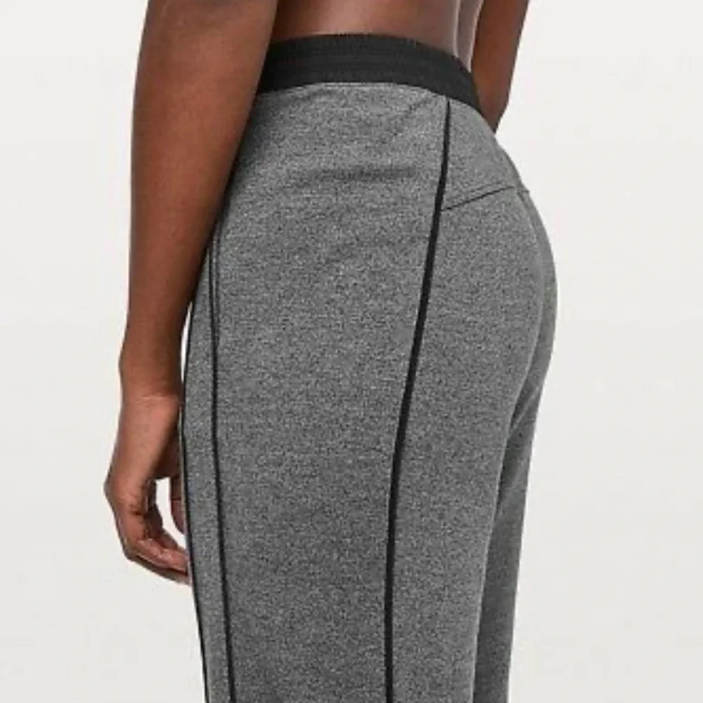 Lululemon Light Strides Crop 23